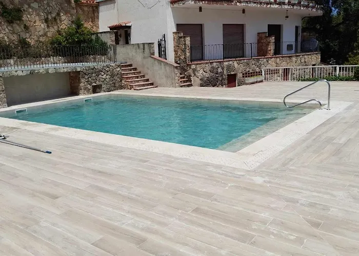 Miramar - Piso Con Piscina Comunitaria Con Vistas